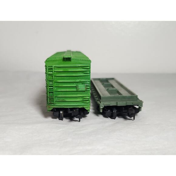 HO Scale 7" Burlington Northern Box Car & 5.7" Western Maryland Flat Car Lot - Picture 5 of 6